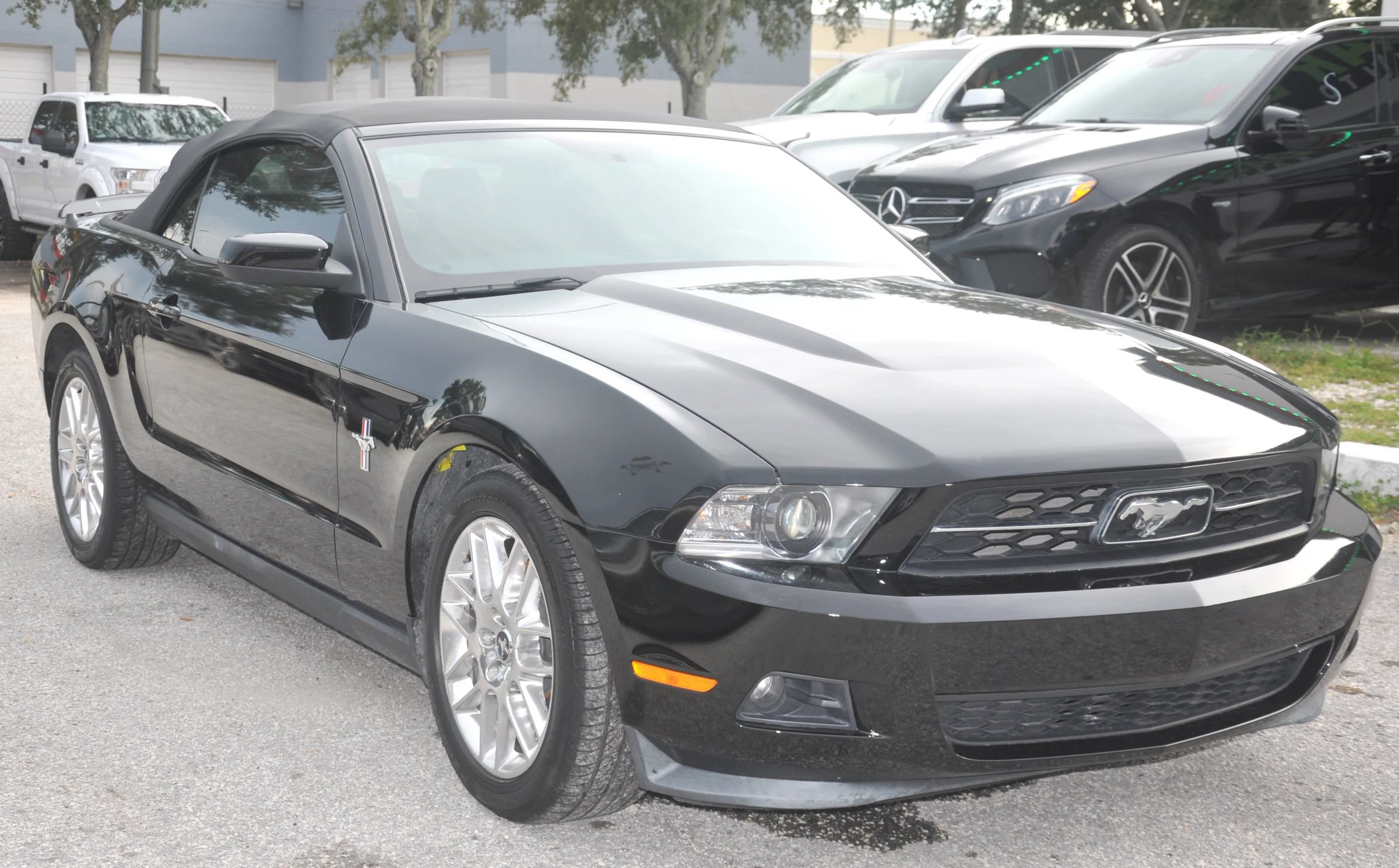 Used 2012 Ford Mustang Premium w/ Electronics Pkg RWD image 10