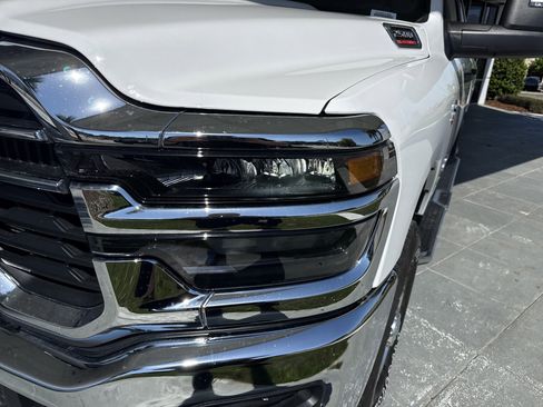 Used 2025 RAM 2500 Big Horn AWD/4WD image 5