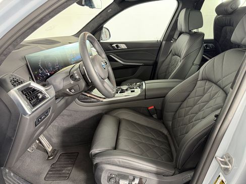 Used 2026 BMW X7 xDrive40i w/ M Sport Package AWD/4WD image 5