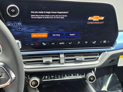 New 2026 Chevrolet Equinox EV LT AWD/4WD image 25