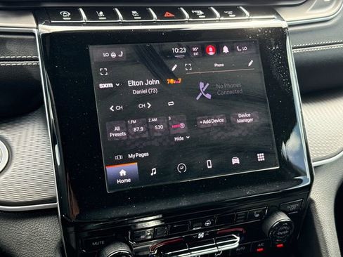Used 2025 Jeep Grand Cherokee L Laredo w/ Luxury Tech Group I AWD/4WD image 25
