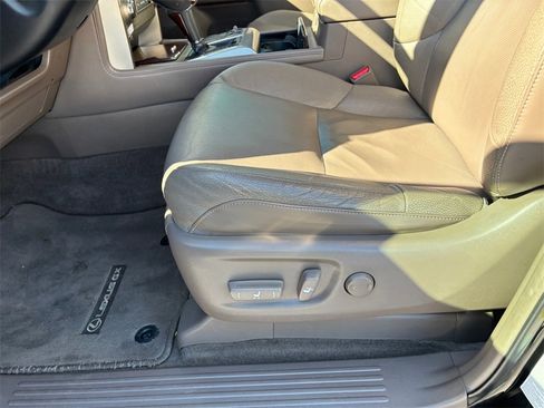 Used 2019 Lexus GX 460 image 26