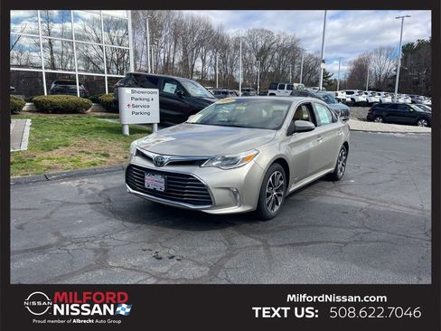 Used 2018 Toyota Avalon XLE Premium w/ Carpet Mat Package FWD image 1