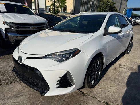 Used 2018 Toyota Corolla SE FWD image 3