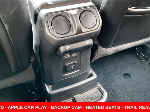 Used 2022 Jeep Wrangler Unlimited Sahara w/ Cold Weather Group AWD/4WD image 10