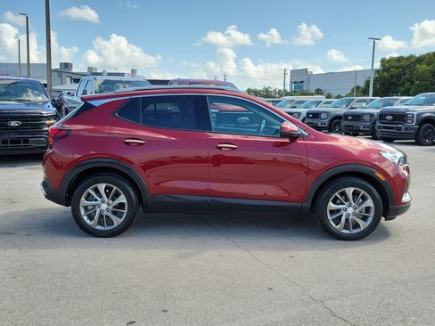 Used 2023 Buick Encore GX Essence w/ Experience Buick Package FWD image 4