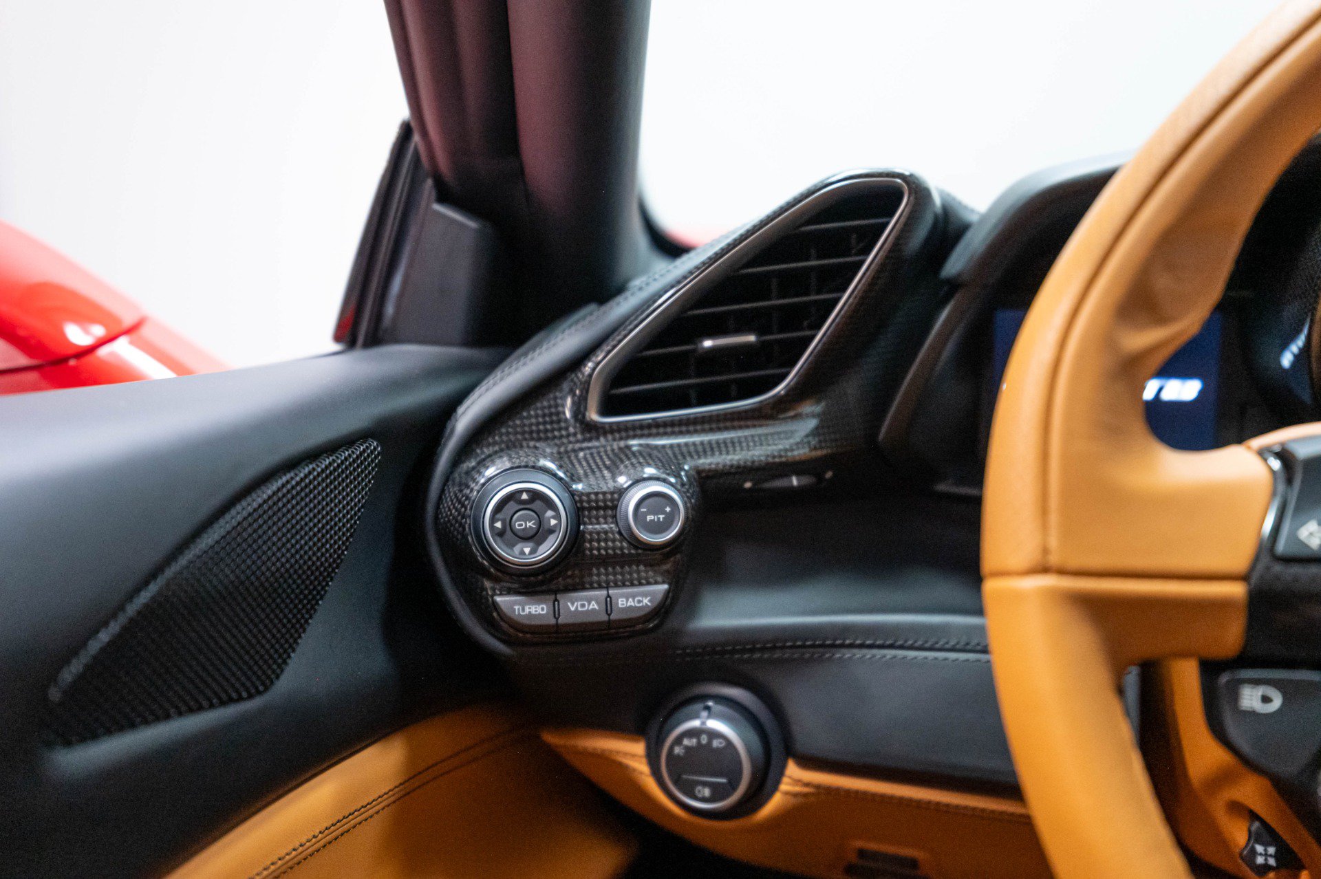 Used 2016 Ferrari 488 GTB RWD image 17