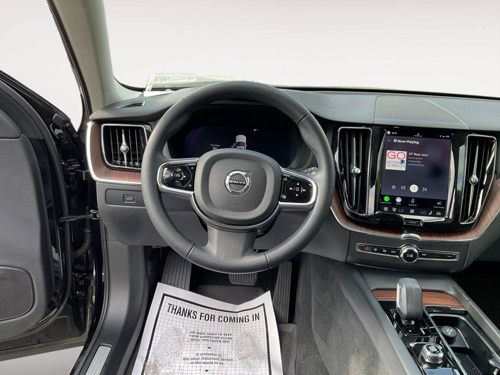 Certified 2023 Volvo XC60 B5 Plus AWD/4WD image 12