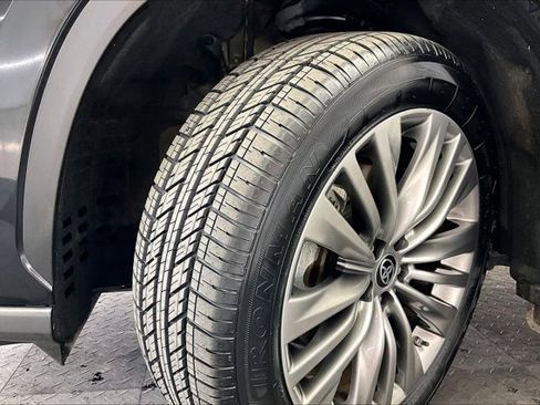 Used 2021 Toyota Highlander Platinum image 33