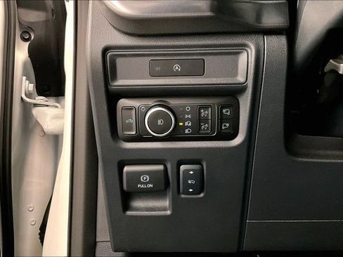 Used 2025 Ford F150 Lariat AWD/4WD image 38