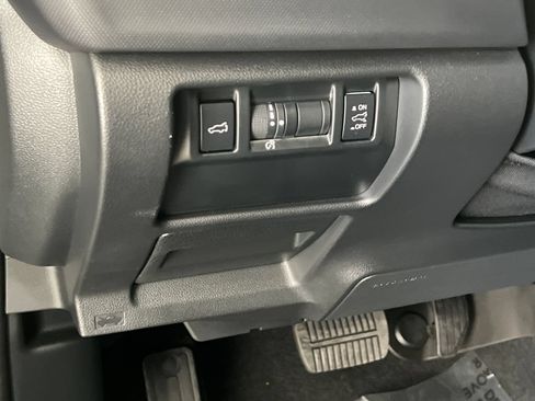 Certified 2025 Subaru Forester Premium w/ Convenience Package #2 AWD/4WD image 33