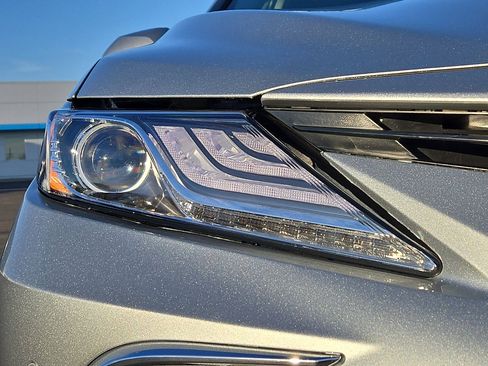 Used 2023 Toyota Camry XLE image 28