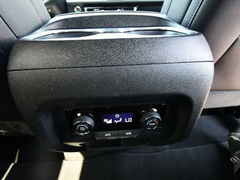 Used 2026 Chevrolet Traverse Z71 AWD/4WD image 17