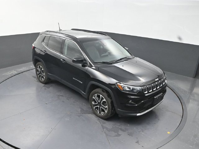 Used 2022 Jeep Compass Limited w/ Sun and Sound Group AWD/4WD image 11