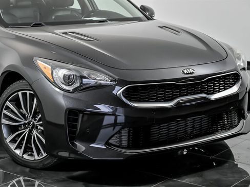 Used 2019 Kia Stinger image 2