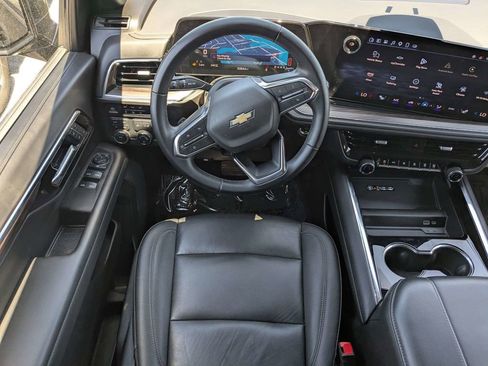 Used 2025 Chevrolet Tahoe LT AWD/4WD image 15