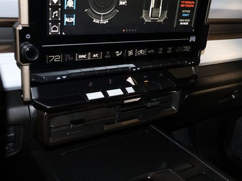 Used 2025 GMC Hummer EV 2X w/ LPO, Illumination Package AWD/4WD image 23