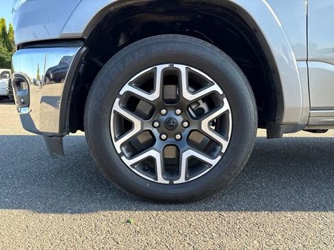 Used 2025 RAM 1500 Laramie AWD/4WD image 16