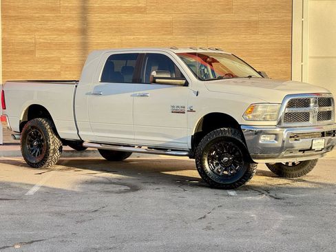 Used 2017 RAM 2500 SLT w/ Luxury Group image 2