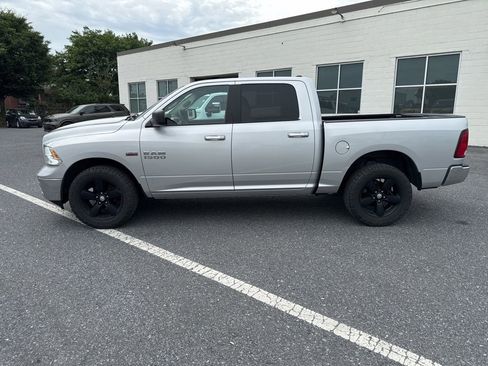 Used 2017 RAM 1500 Classic SLT AWD/4WD image 2