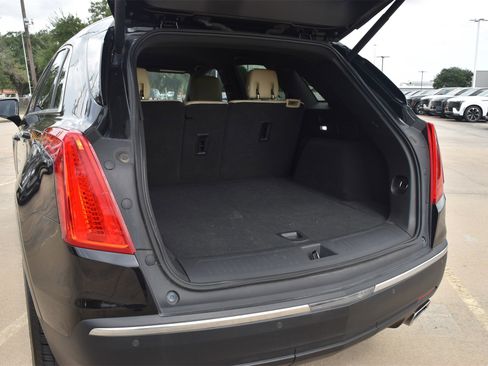 Used 2019 Cadillac XT5 FWD image 23