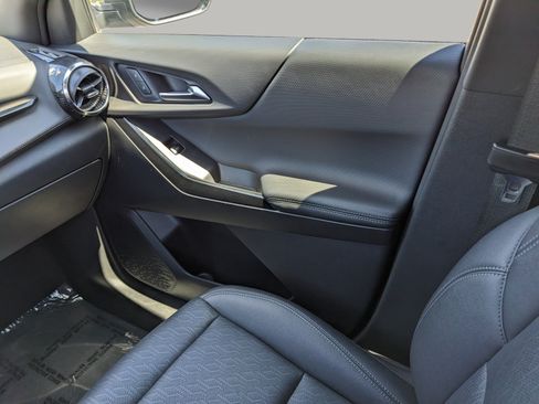 Used 2025 Chevrolet Equinox LT w/ Convenience Package II FWD image 15
