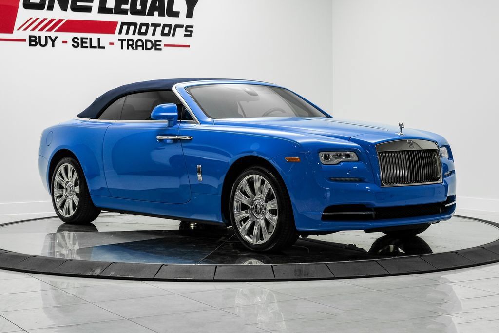 Used 2021 Rolls-Royce Dawn RWD image 4