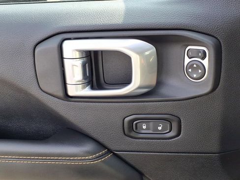 Certified 2024 Jeep Wrangler Sahara w/ Technology Group image 4