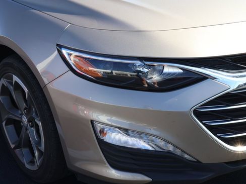 Used 2023 Chevrolet Malibu LT FWD image 4