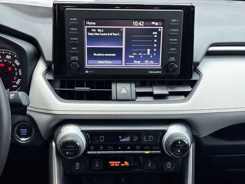Used 2020 Toyota RAV4 XLE w/ XLE Grade Weather Package AWD/4WD image 14