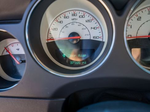 Used 2014 Dodge Challenger R/T RWD image 34