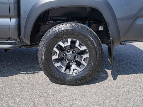 Used 2021 Toyota Tacoma TRD Off-Road AWD/4WD image 13