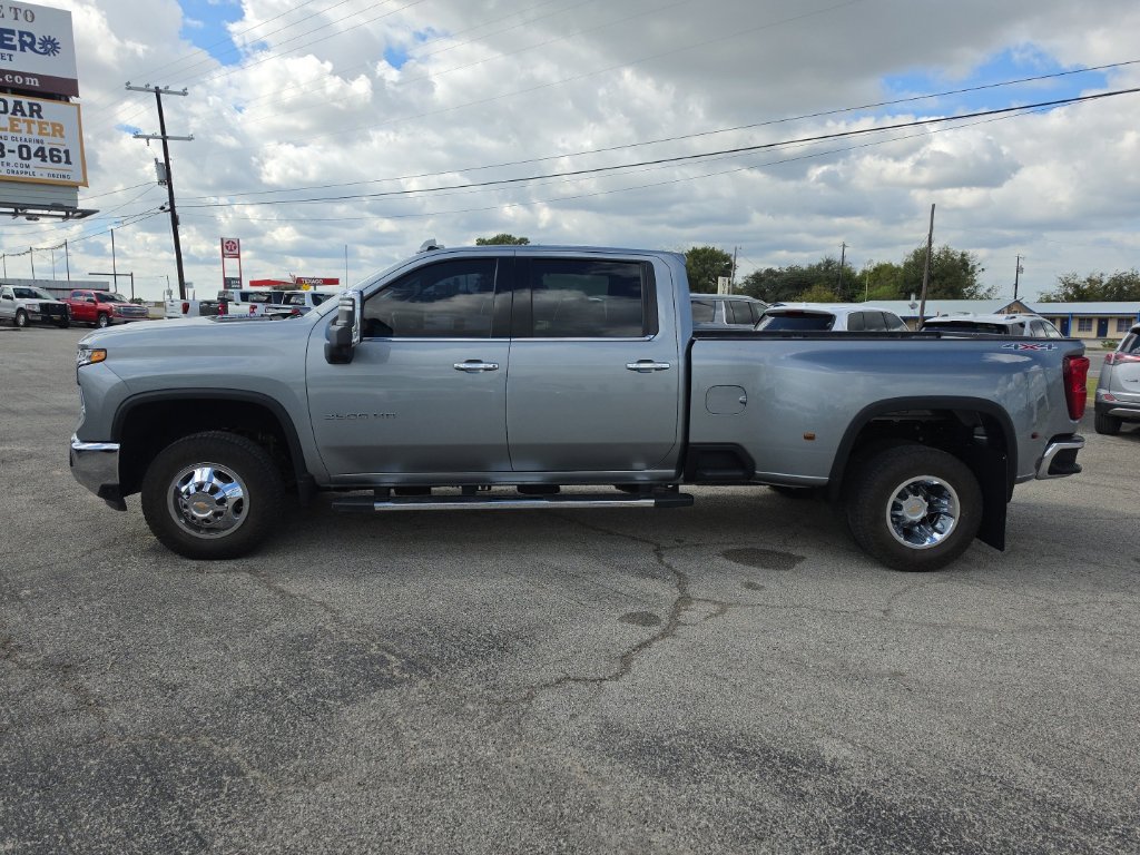 Used 2024 Chevrolet Silverado 3500 LTZ w/ LTZ Convenience Package AWD/4WD image 2