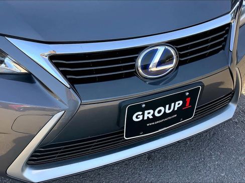 Used 2015 Lexus CT 200h Hybrid image 28