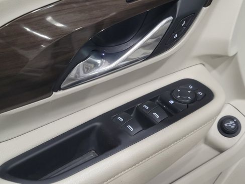 Used 2019 GMC Terrain Denali w/ Advanced Safety Package image 27