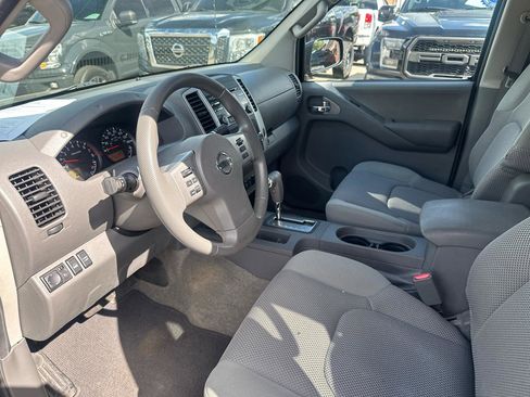 Used 2014 Nissan Frontier SV w/ SV Value Truck Package AWD/4WD image 7