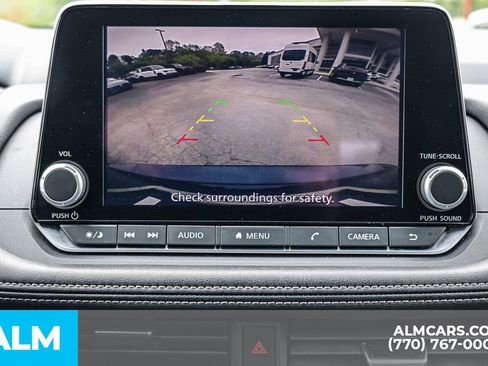 Used 2025 Nissan Rogue SV FWD image 37