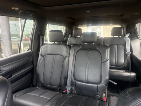 Used 2024 Jeep Wagoneer Series II AWD/4WD image 10