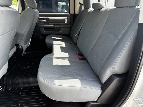 Used 2018 RAM 3500 SLT w/ Cold Weather Group AWD/4WD image 14