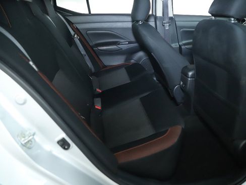 Used 2024 Nissan Versa SR image 31