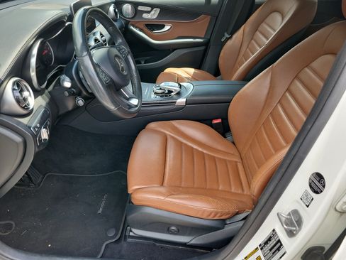 Used 2017 Mercedes-Benz GLC 300 image 4