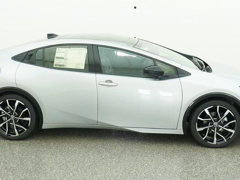 New 2026 Toyota Prius Plug-In Hybrid FWD image 14