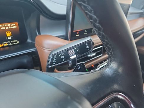 Used 2023 Lincoln Nautilus Reserve w/ Luxury Package image 15