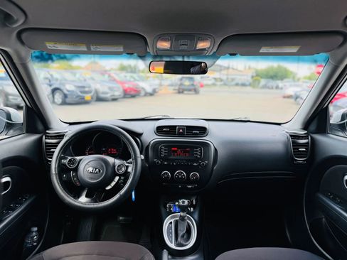 Used 2016 Kia Soul FWD image 15