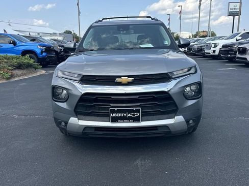 Used 2023 Chevrolet TrailBlazer LT w/ Convenience Package FWD image 3