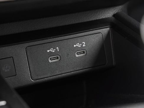 Used 2025 Nissan Kicks SV FWD image 15