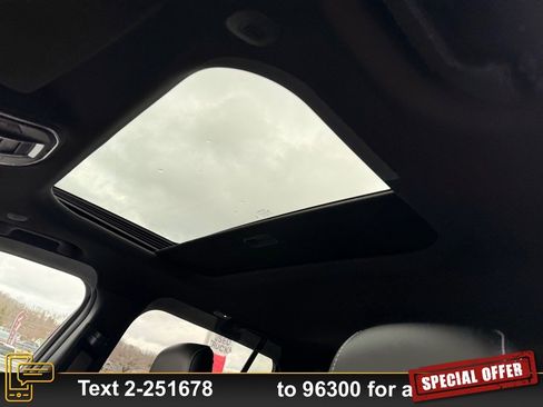 New 2025 Jeep Grand Cherokee Altitude image 10