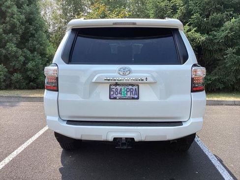 Certified 2024 Toyota 4Runner SR5 Premium w/ Moonroof Package AWD/4WD image 19