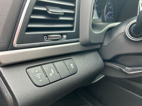 Used 2018 Hyundai Elantra Value Edition w/ Cargo Package image 17