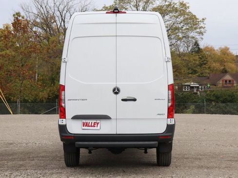 Used 2025 Mercedes-Benz Sprinter 2500 image 55